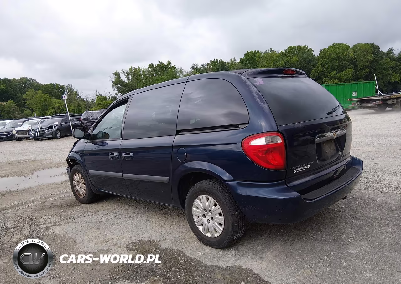 2005 Chrysler Town & Country VIN:1C4GP45R55B330222 - 3