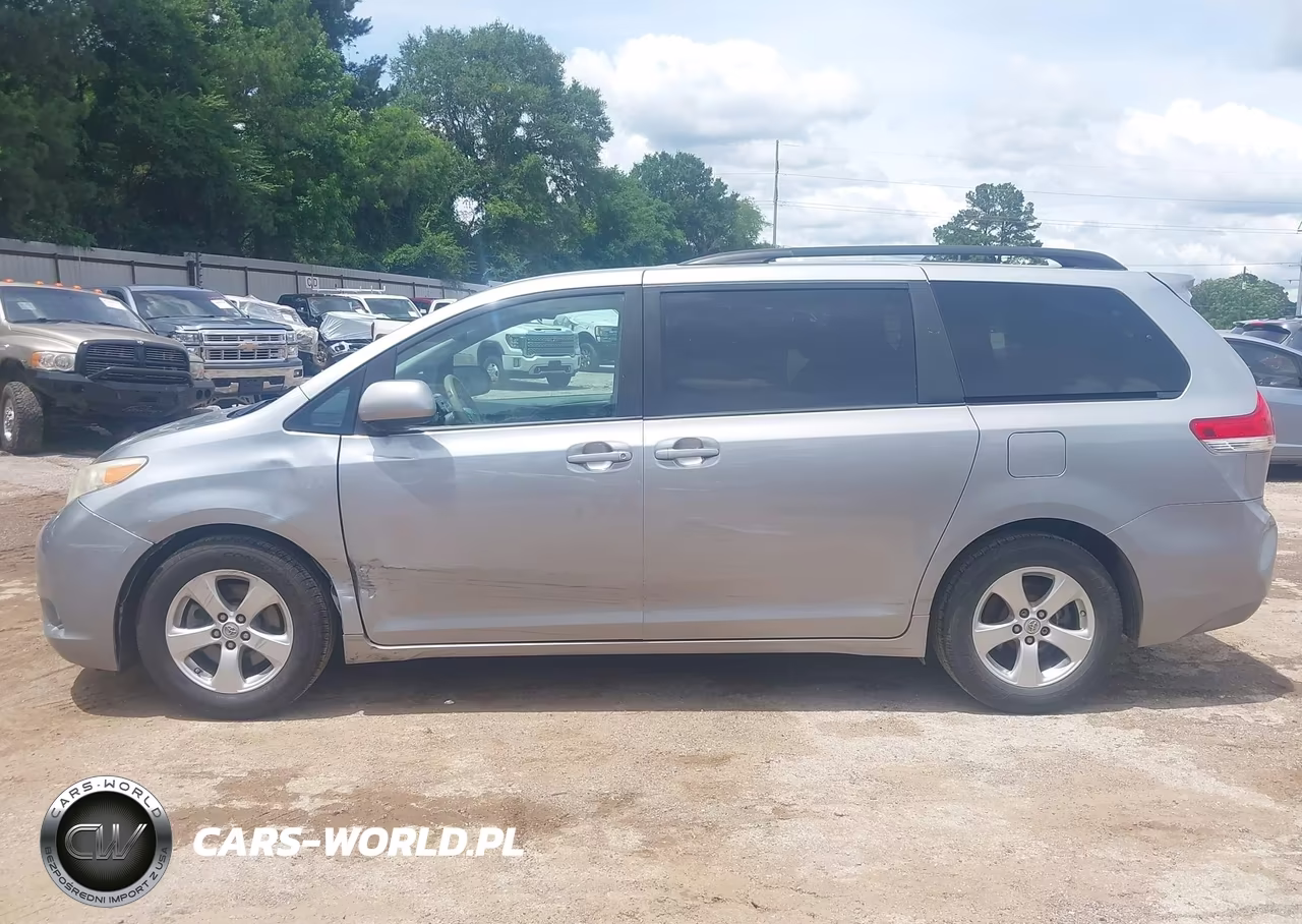 2014 Toyota Sienna Le V6 8 Passenger VIN:5TDKK3DC6ES515355 - 14