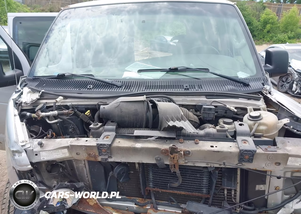 2004 Ford E-350 Super Duty Xl-Xlt VIN:1FBSS31L24HA68809 - 10