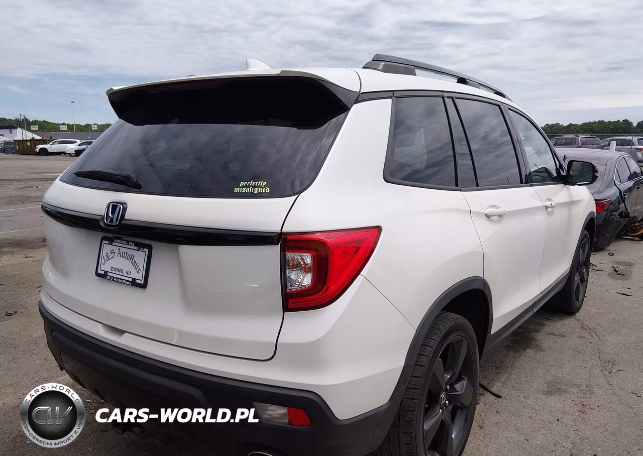 2019 Honda Passport Elite VIN:5FNYF8H06KB004806 - 4