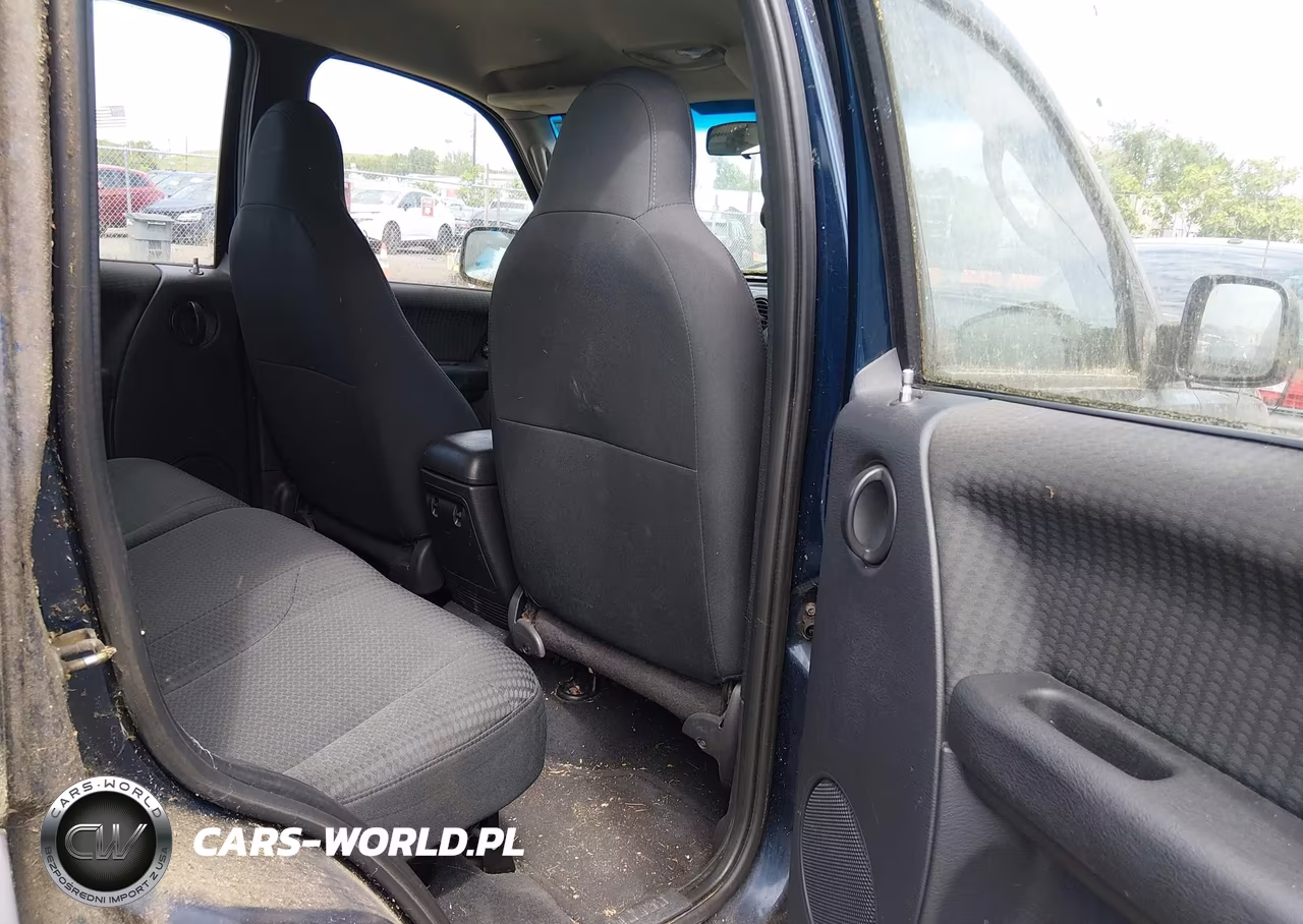2002 Jeep Liberty Sport VIN:1J4GL48K72W325547 - 8