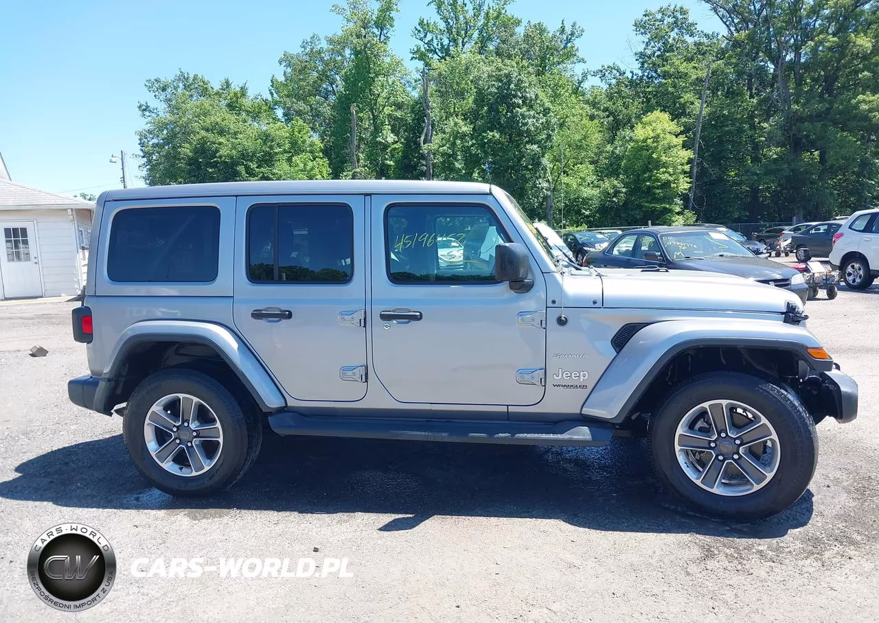 2020 Jeep Wrangler Unlimited Sahara 4X4 VIN:1C4HJXEN8LW131529 - 13