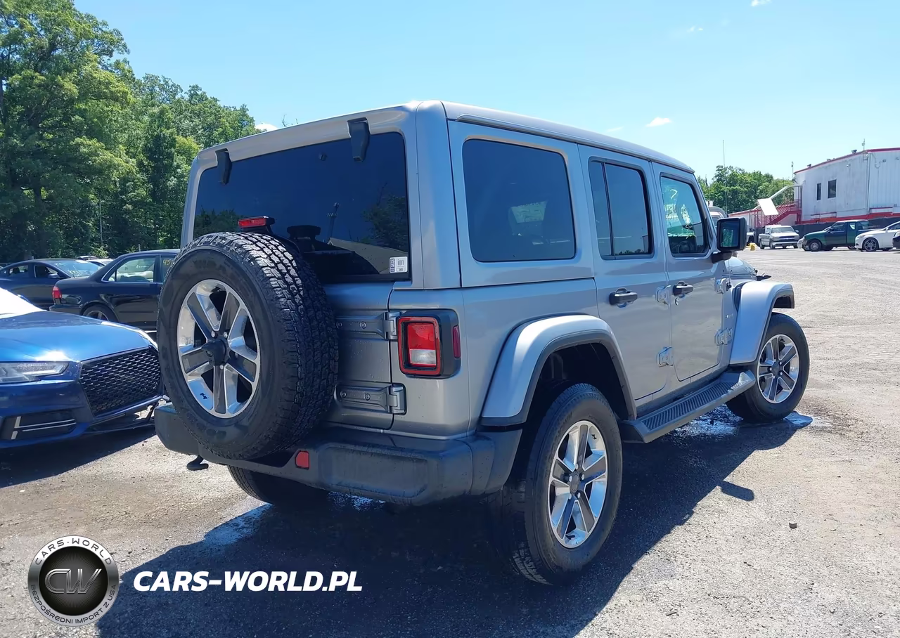 2020 Jeep Wrangler Unlimited Sahara 4X4 VIN:1C4HJXEN8LW131529 - 4