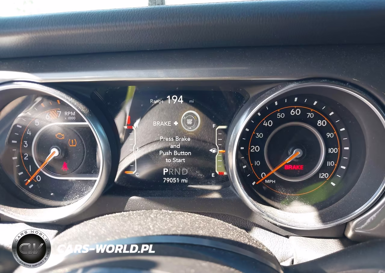 2020 Jeep Wrangler Unlimited Sahara 4X4 VIN:1C4HJXEN8LW131529 - 7