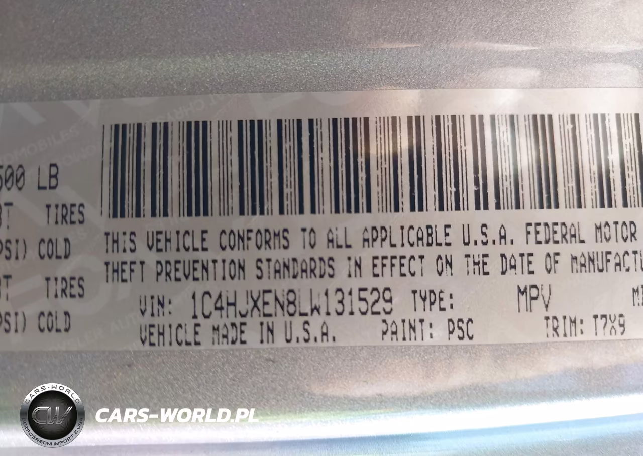 2020 Jeep Wrangler Unlimited Sahara 4X4 VIN:1C4HJXEN8LW131529 - 9
