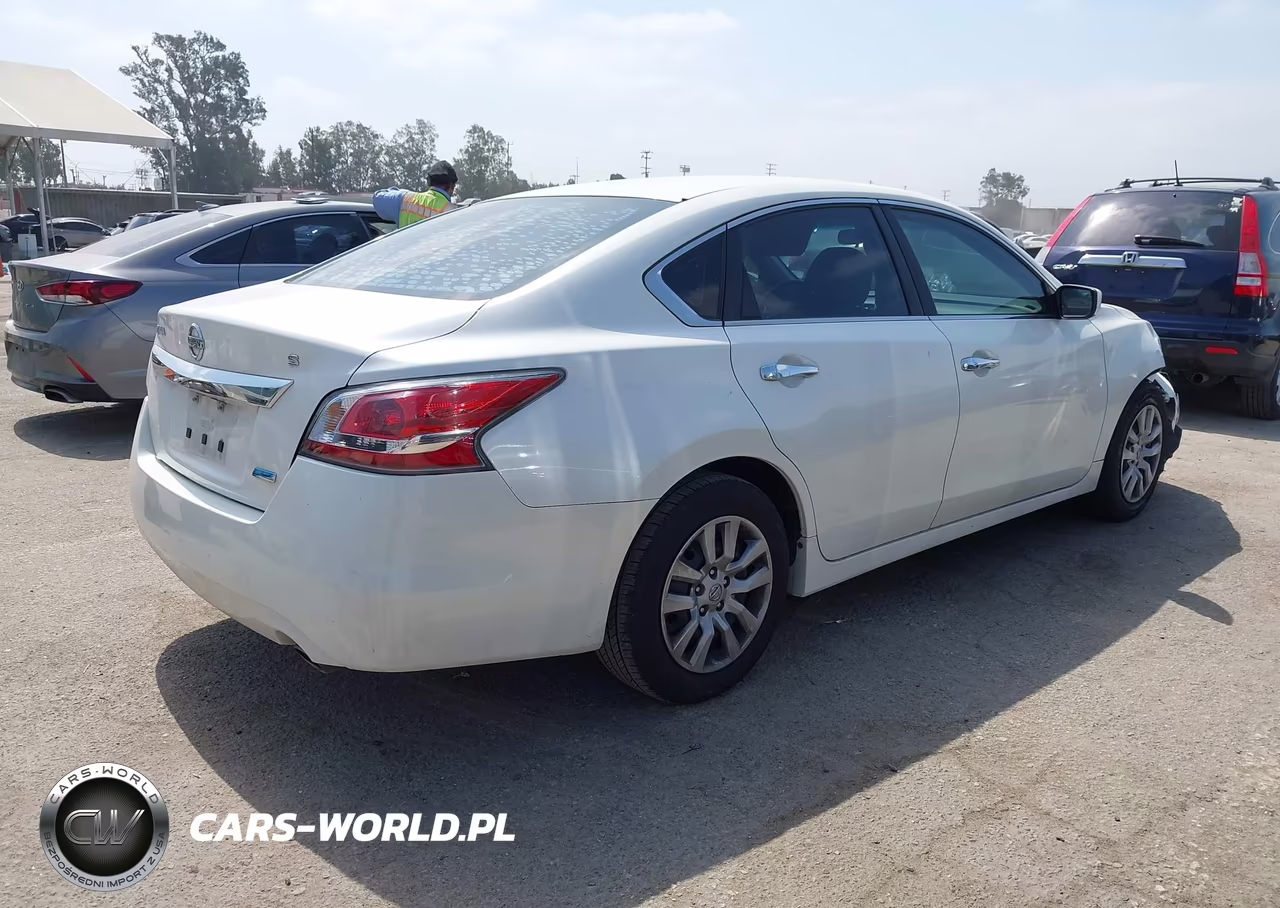 2014 Nissan Altima 2.5 S VIN:1N4AL3AP9EC131934 - 4