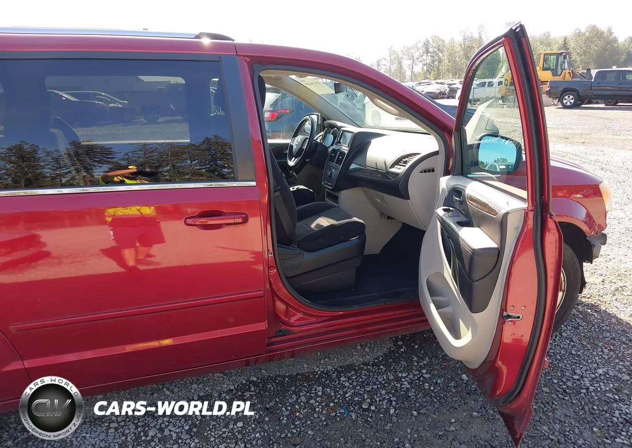 2011 Dodge Grand Caravan Crew VIN:2D4RN5DG2BR644236 - 5