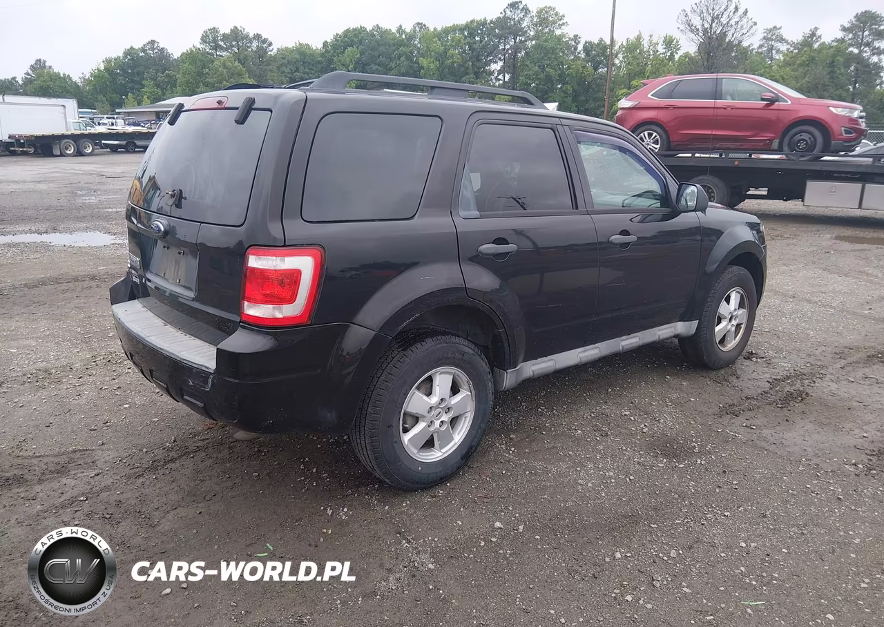 2009 Ford Escape Xlt VIN:1FMCU03729KC66112 - 4