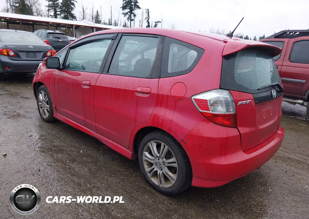 2010 Honda Fit Sport VIN:JHMGE8H41AC001839 - 3