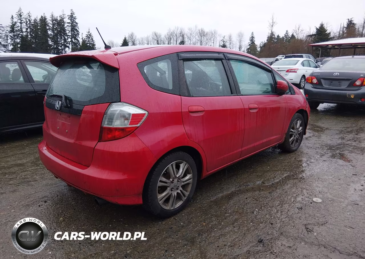2010 Honda Fit Sport VIN:JHMGE8H41AC001839 - 4