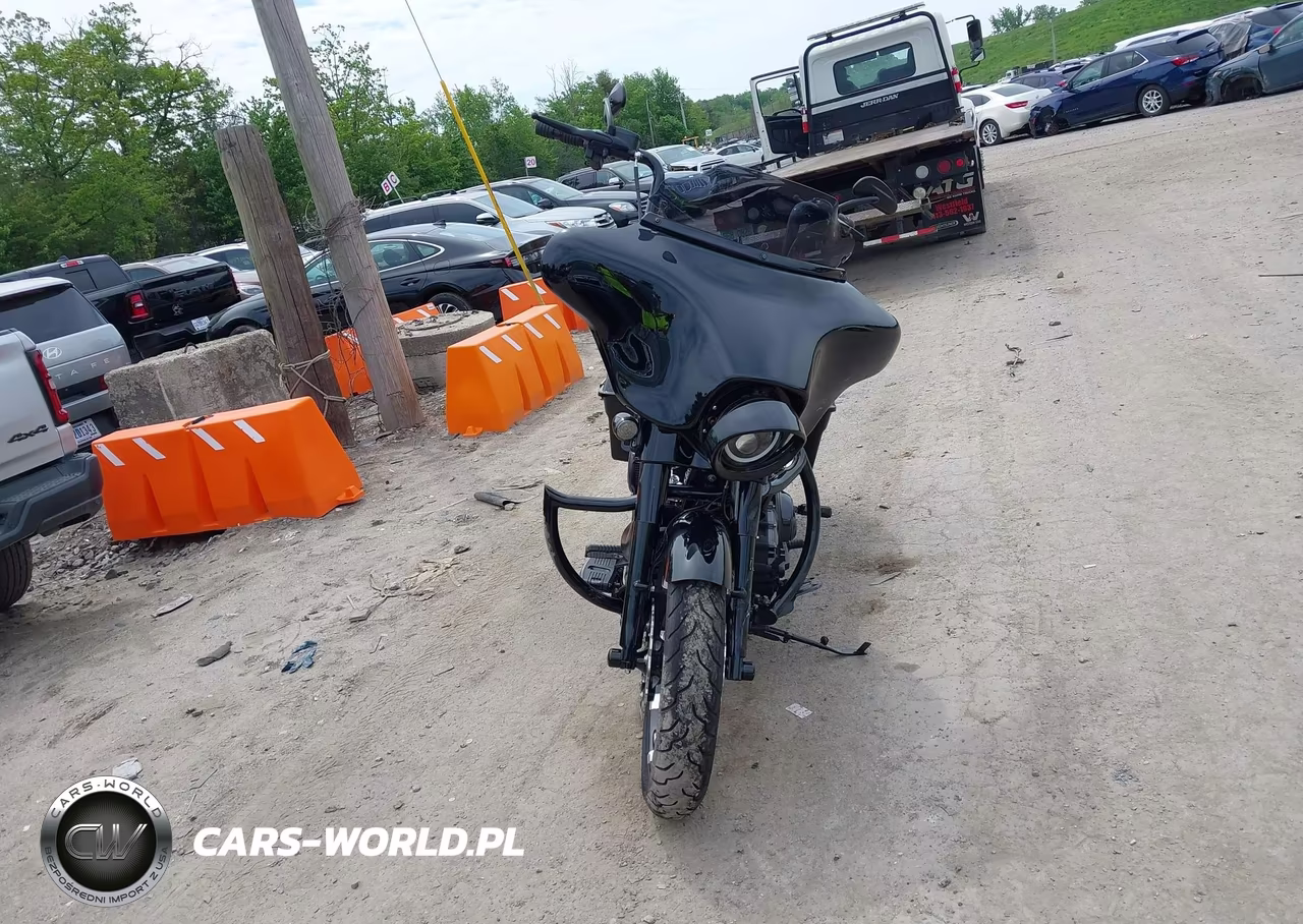 2013 Harley-Davidson Flhx Street Glide VIN:1HD1KBM16DB626125 - 5