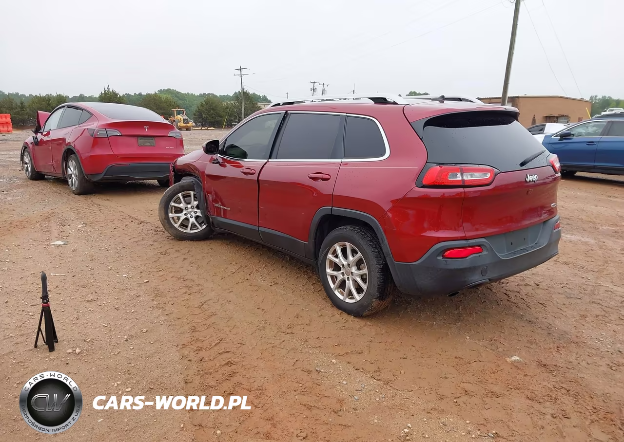 2016 Jeep Cherokee Latitude VIN:1C4PJLCB3GW126077 - 3