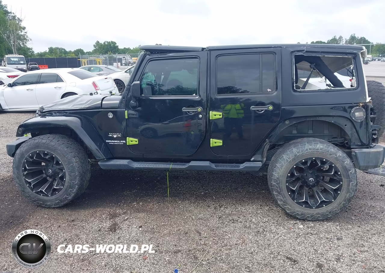 2017 Jeep Wrangler Unlimited Sahara 4X4 VIN:1C4BJWEG3HL623413 - 15