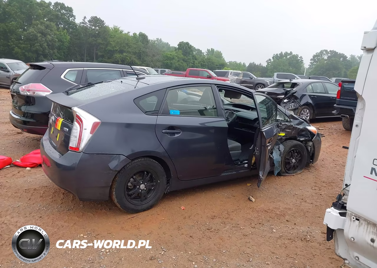 2013 Toyota Prius Three VIN:JTDKN3DU2D5643385 - 13