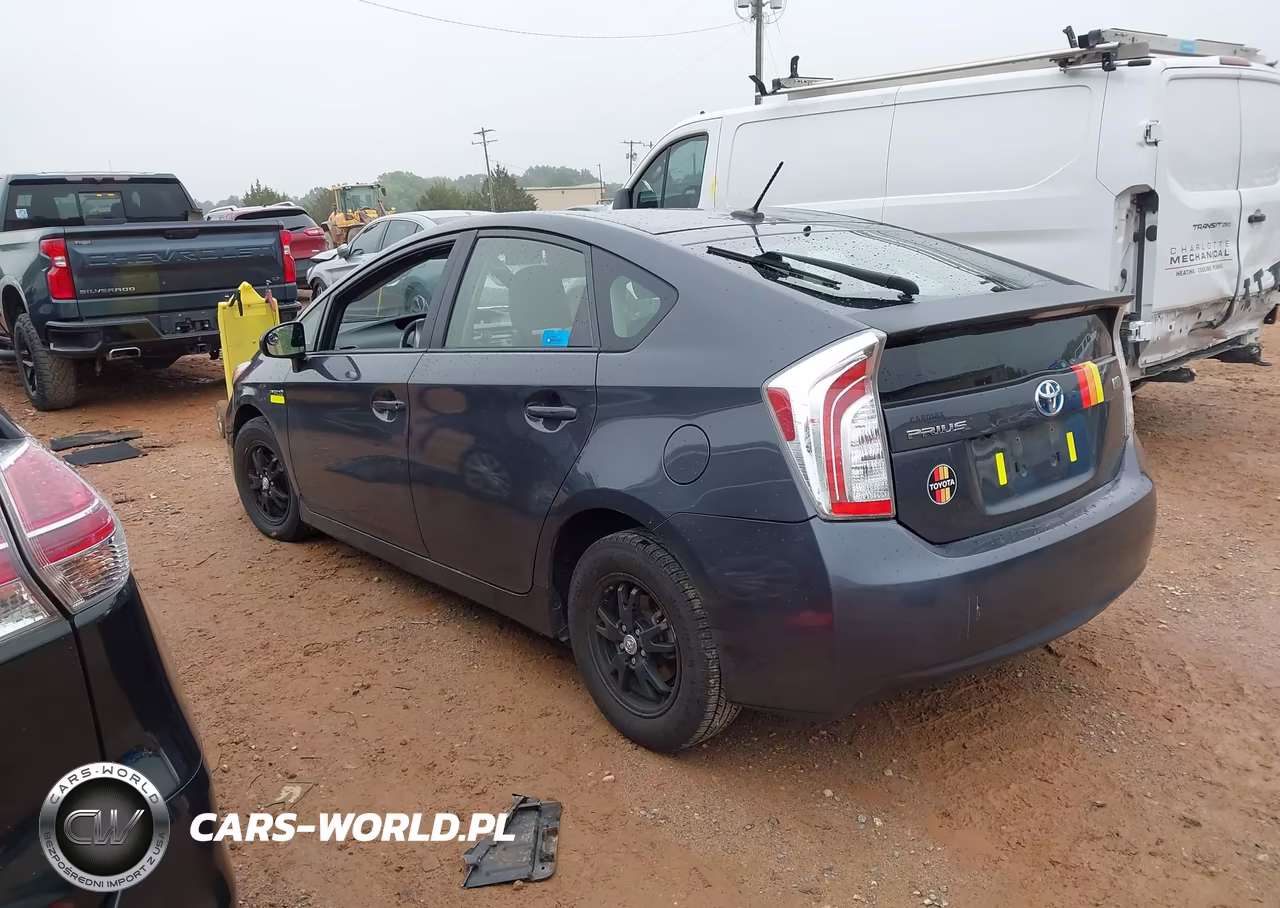 2013 Toyota Prius Three VIN:JTDKN3DU2D5643385 - 14