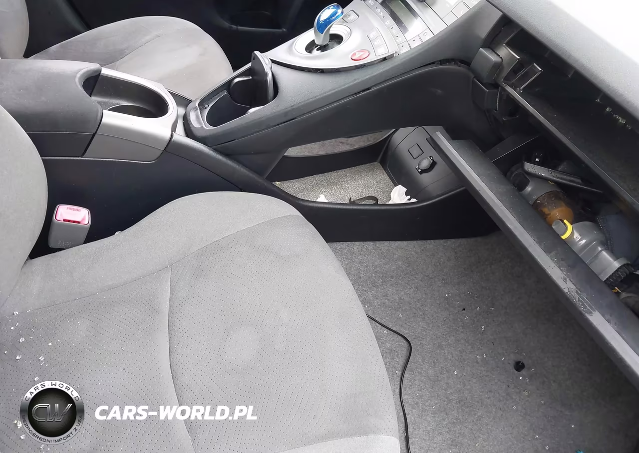 2013 Toyota Prius Three VIN:JTDKN3DU2D5643385 - 5
