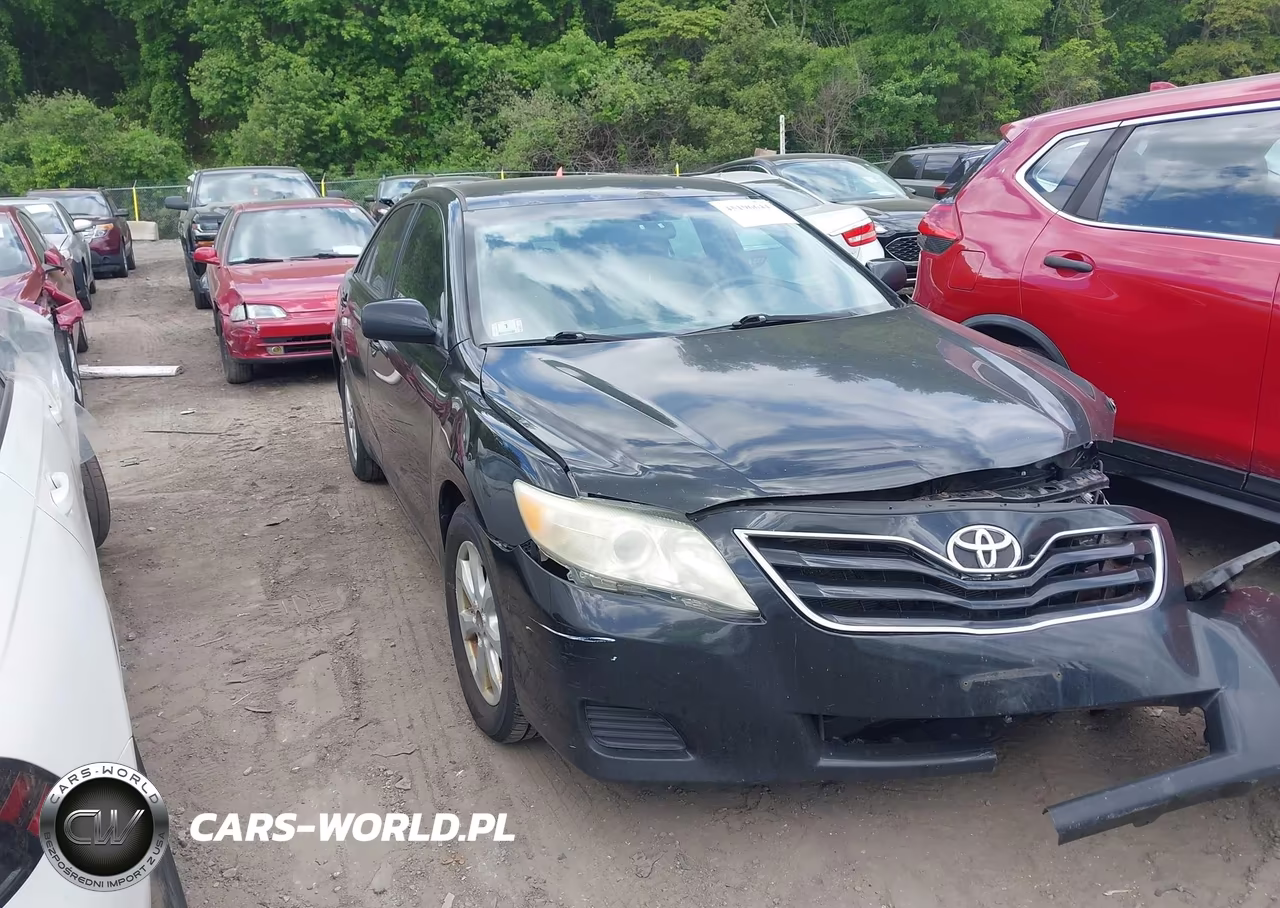 2011 Toyota Camry Le – zdjęcie 1 z 11