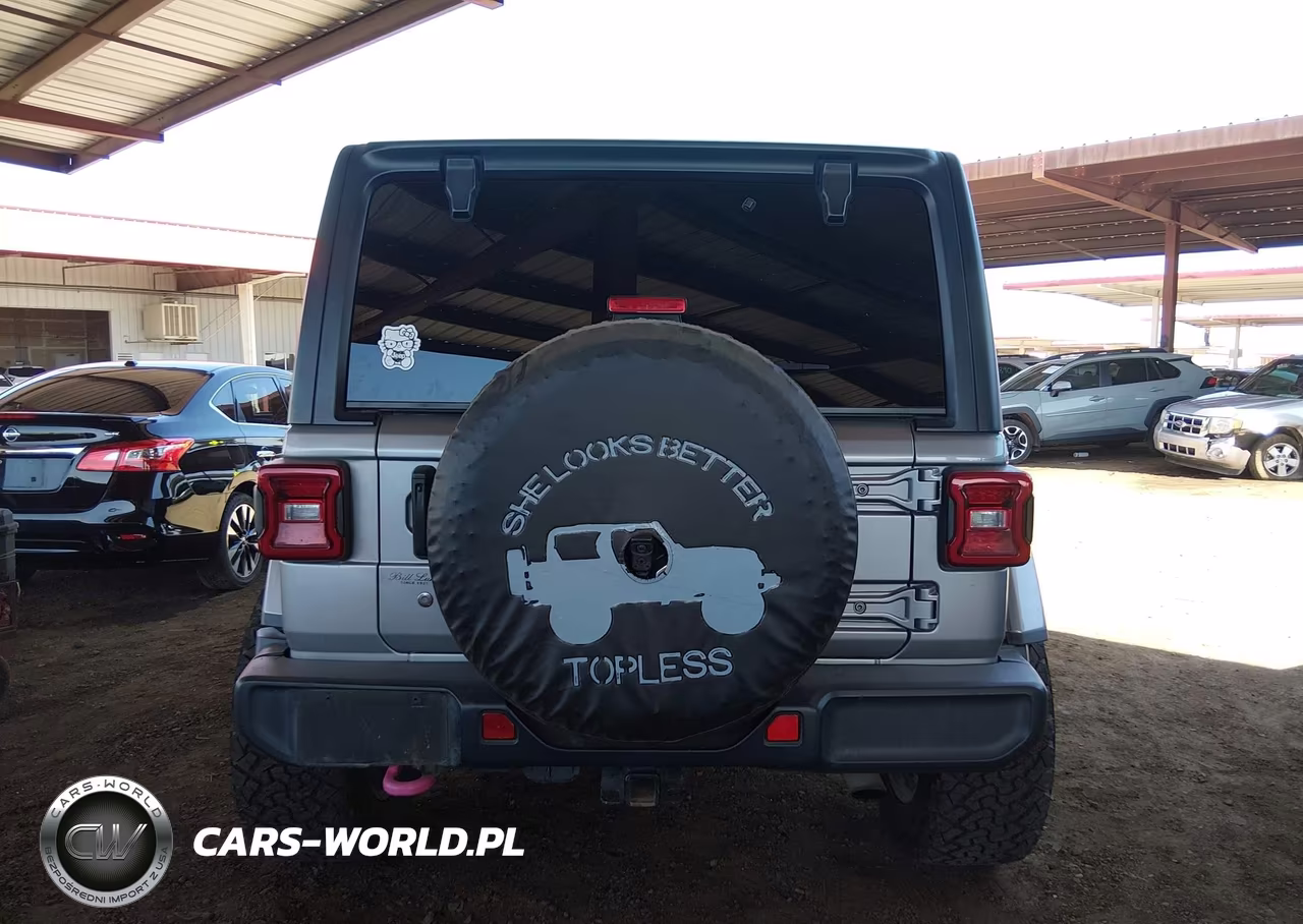 2020 Jeep Wrangler Unlimited Sahara 4X4 VIN:1C4HJXEN6LW153545 - 16