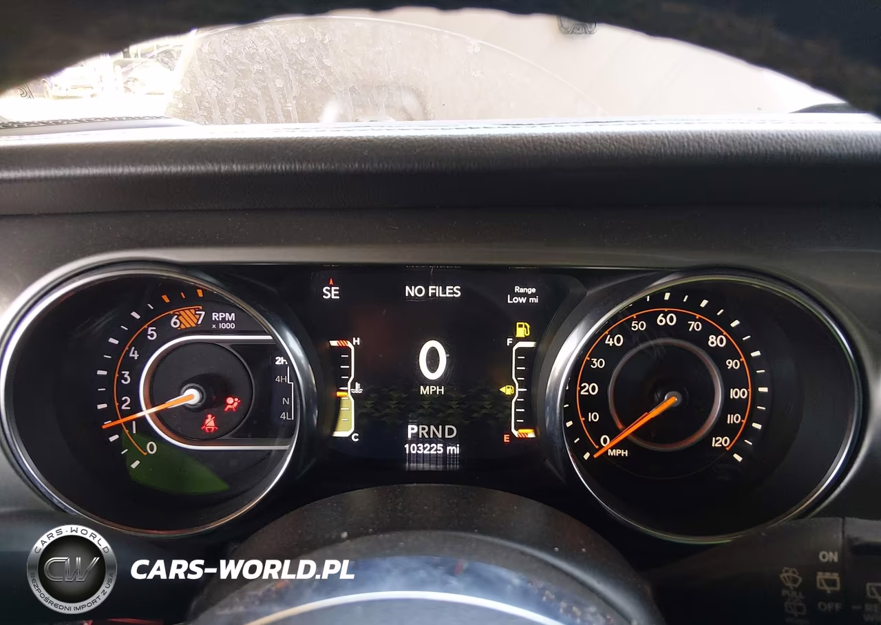 2020 Jeep Wrangler Unlimited Sahara 4X4 VIN:1C4HJXEN6LW153545 - 7