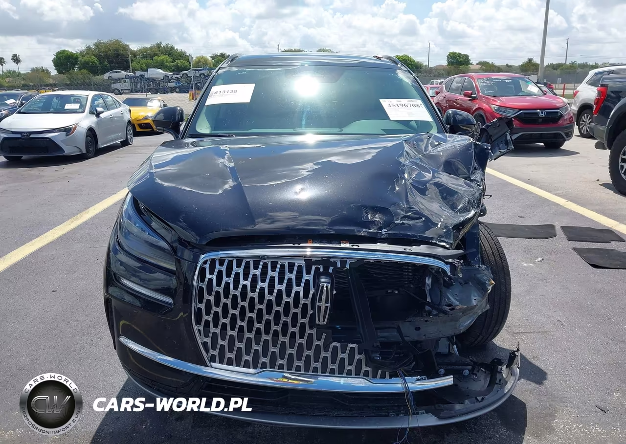 2026 Lincoln Corsair Premiere VIN:5LMCJ1CA6TUL00863 - 13