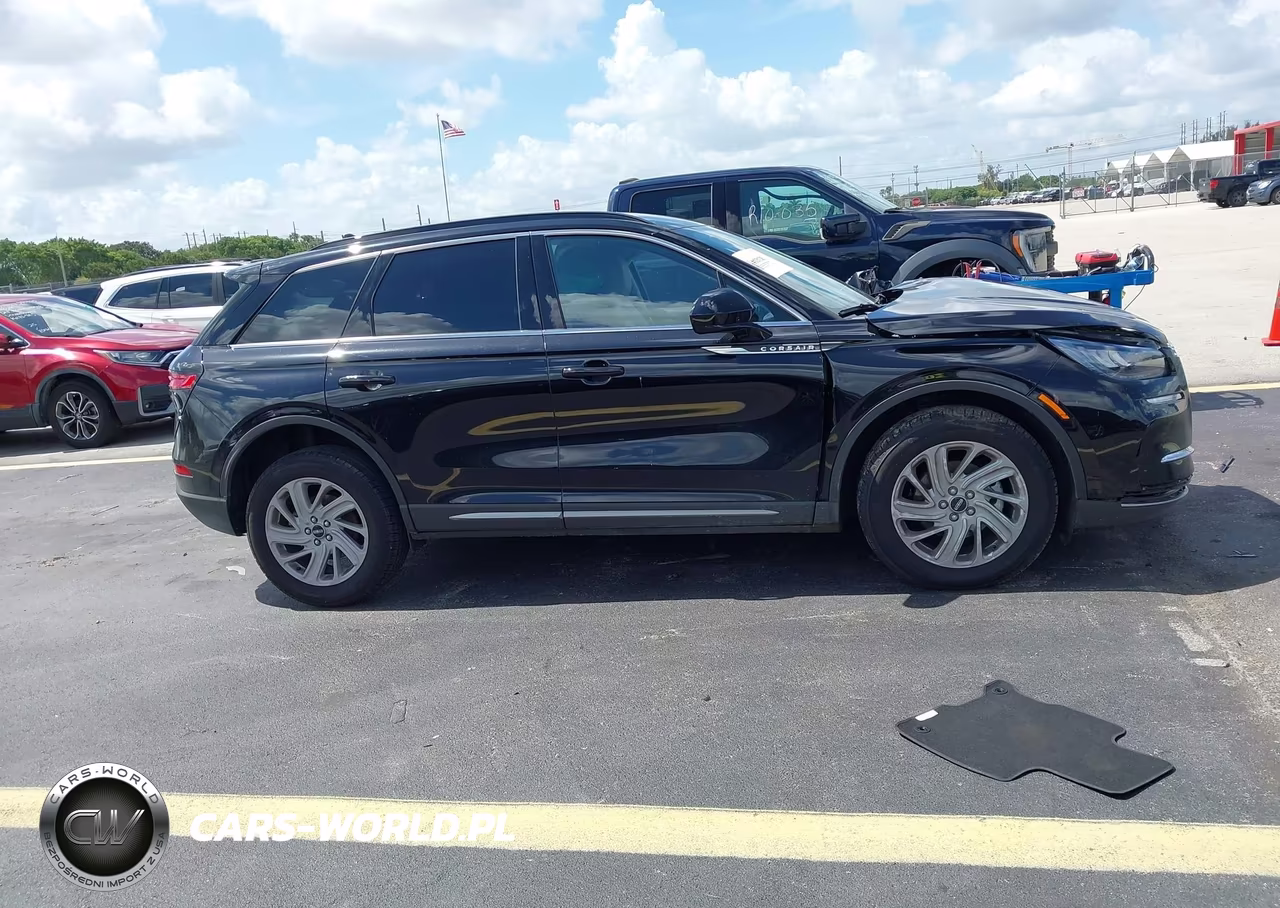 2026 Lincoln Corsair Premiere VIN:5LMCJ1CA6TUL00863 - 14