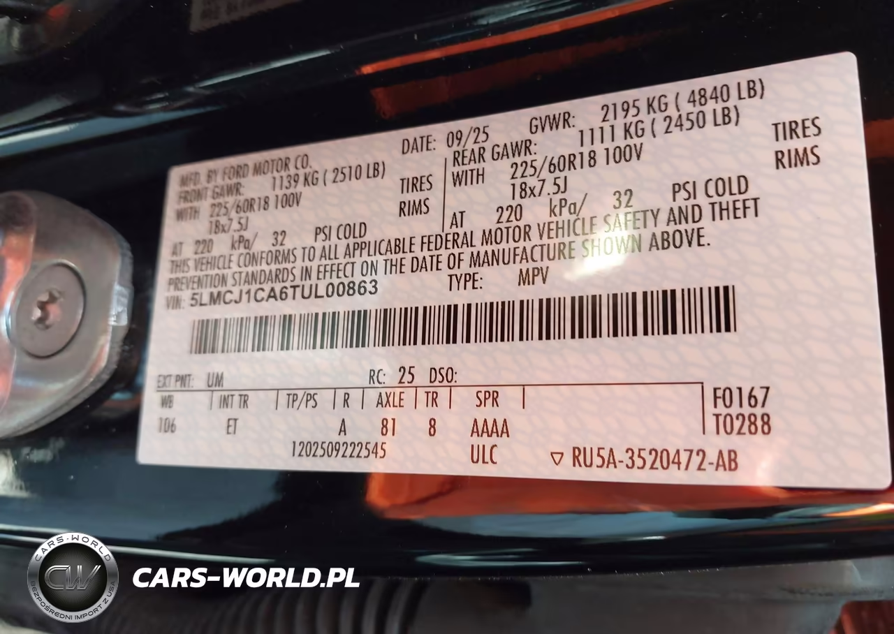 2026 Lincoln Corsair Premiere VIN:5LMCJ1CA6TUL00863 - 9