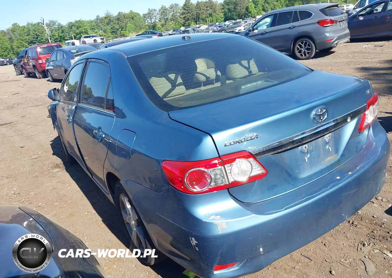 2013 Toyota Corolla Le VIN:5YFBU4EE6DP121281 - 3