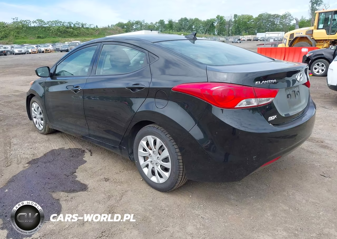 2013 Hyundai Elantra Gls VIN:5NPDH4AE0DH205676 - 3