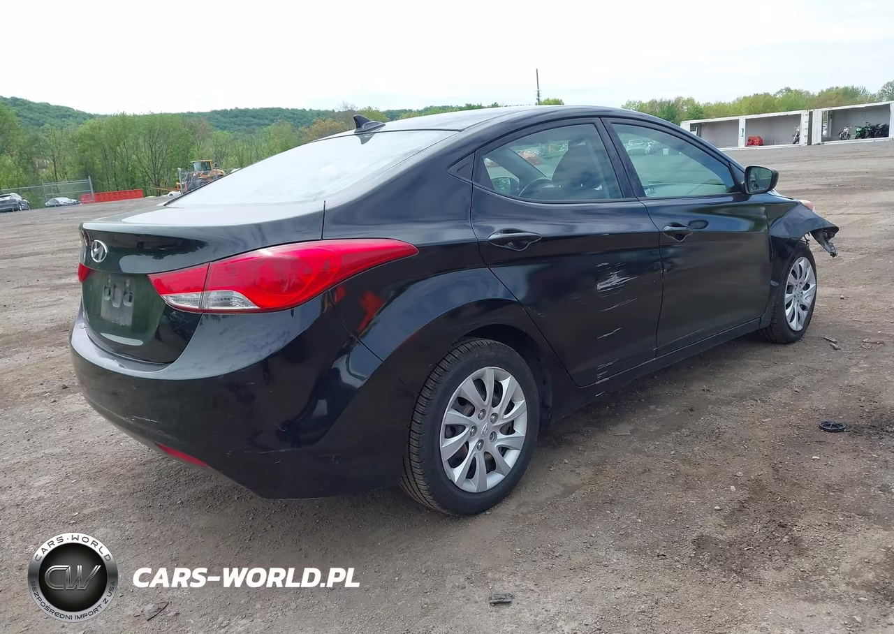2013 Hyundai Elantra Gls VIN:5NPDH4AE0DH205676 - 4
