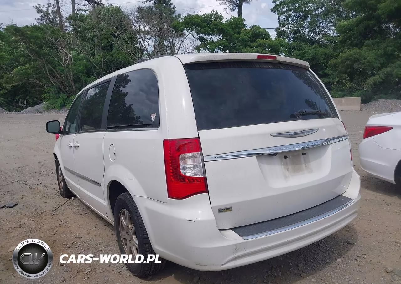 2013 Chrysler Town & Country Touring VIN:2C4RC1BG7DR657906 - 3