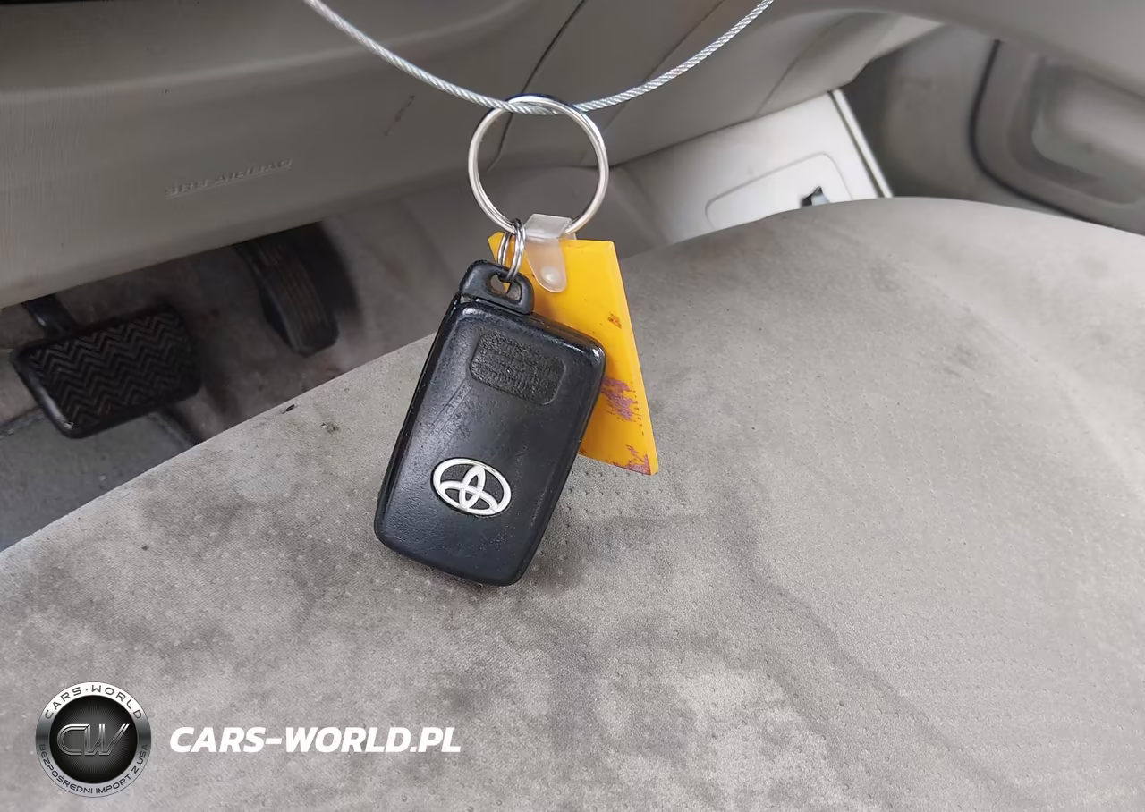 2011 Toyota Prius Two VIN:JTDKN3DU1B0289160 - 11