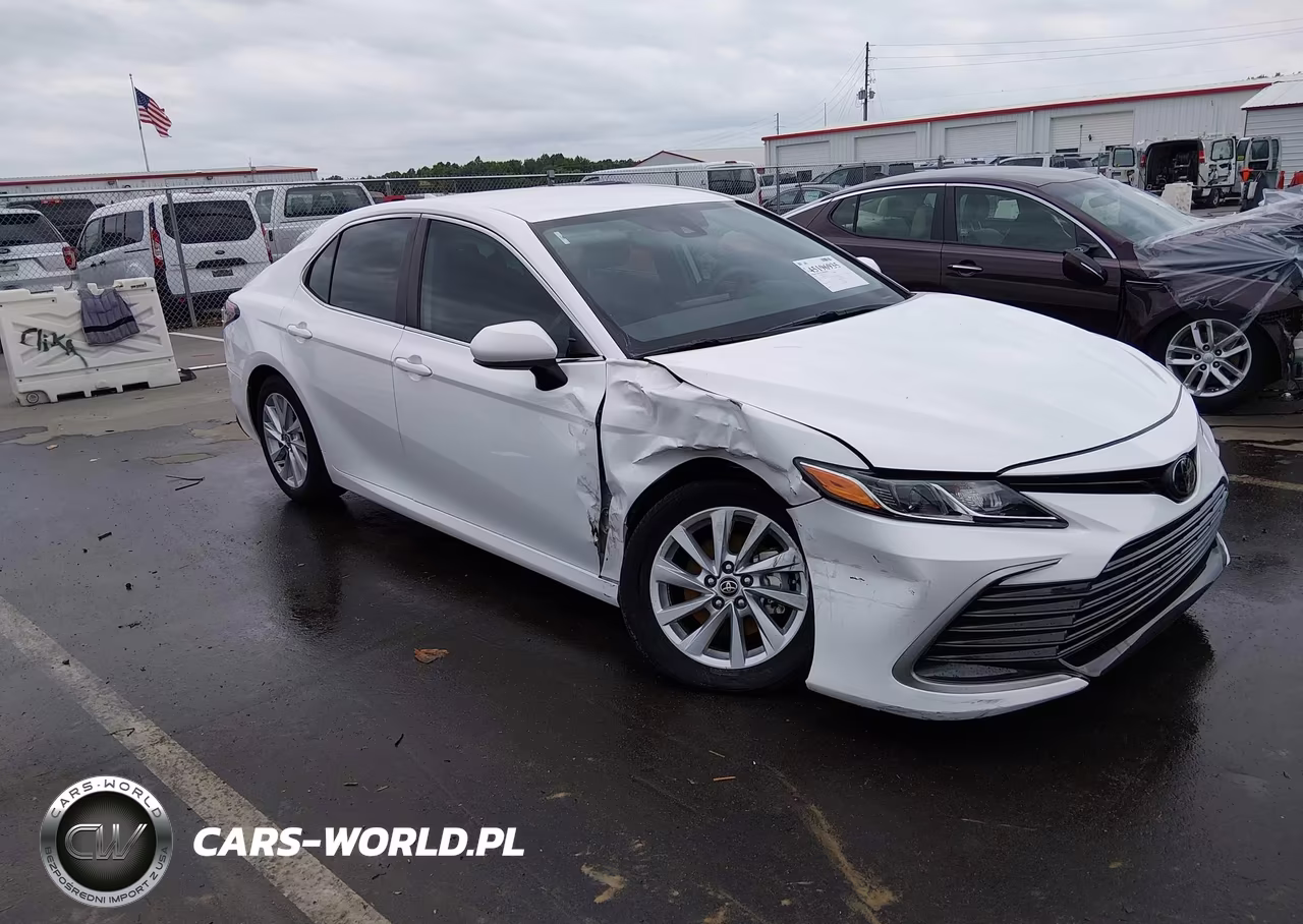 2023 Toyota Camry Le – zdjęcie 1 z 16