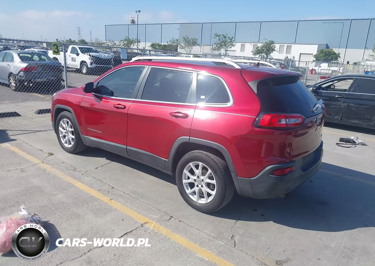 2015 Jeep Cherokee Latitude VIN:1C4PJLCB1FW690566 - 3