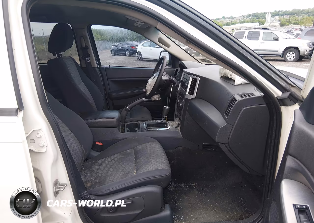 2010 Jeep Grand Cherokee Laredo VIN:1J4PR4GK7AC160731 - 5
