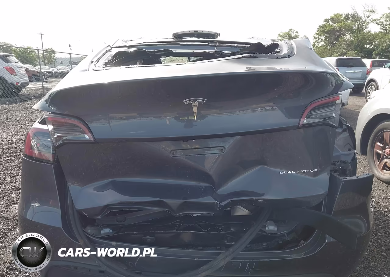 2022 Tesla Model Y Long Range Dual Motor All-Wheel Drive VIN:7SAYGDEE3NF427792 - 14