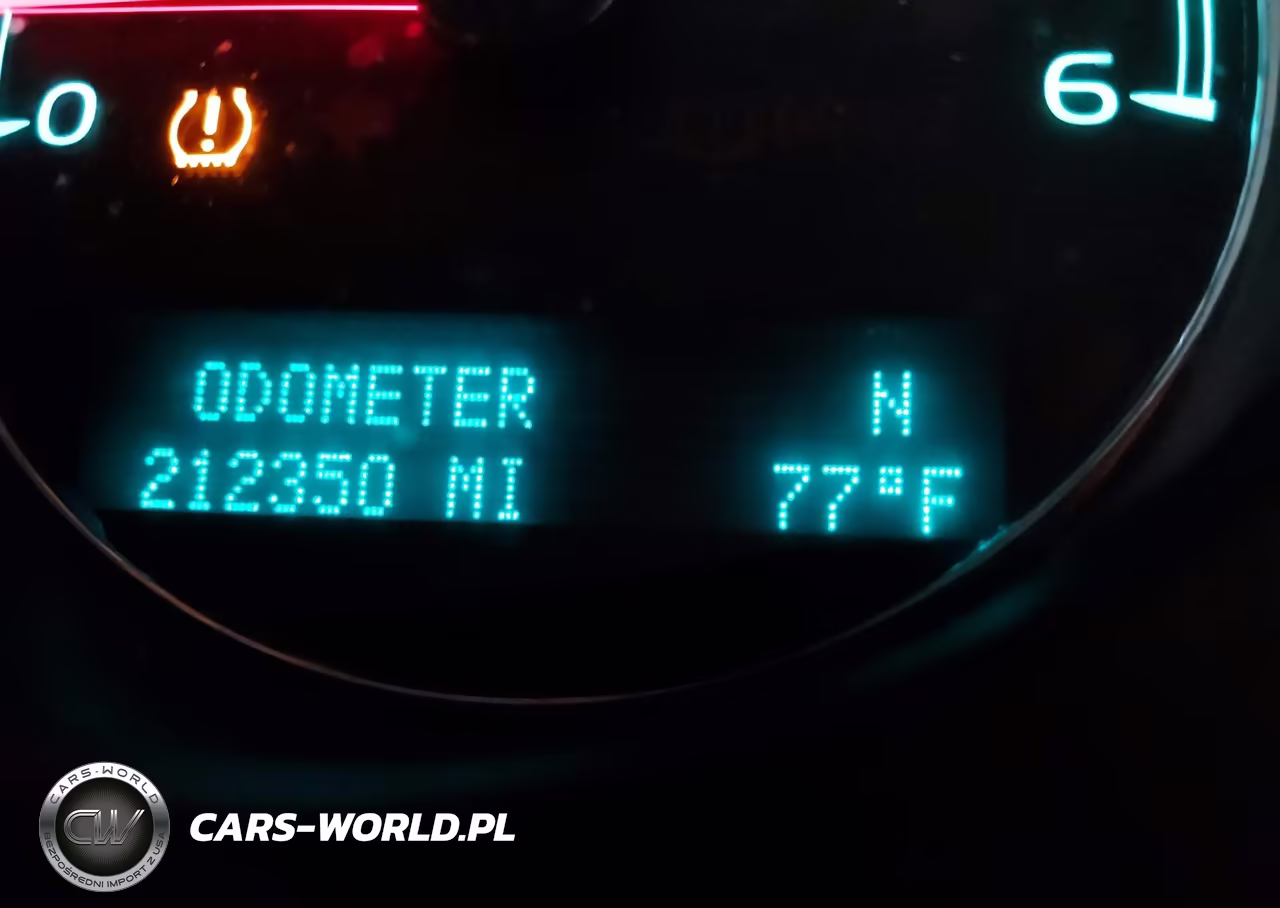 2013 Chevrolet Tahoe Ls VIN:1GNSCAE08DR367722 - 15