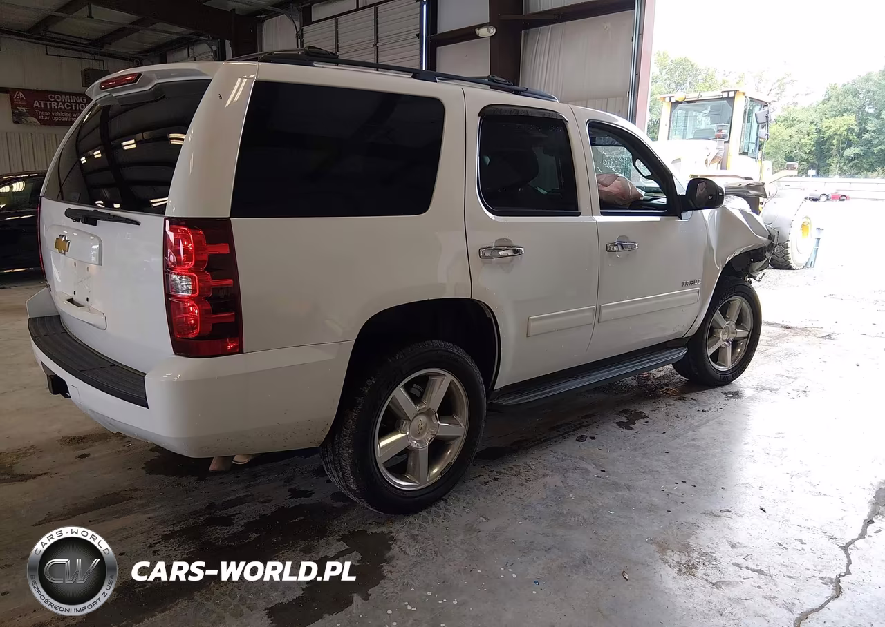2013 Chevrolet Tahoe Ls VIN:1GNSCAE08DR367722 - 4