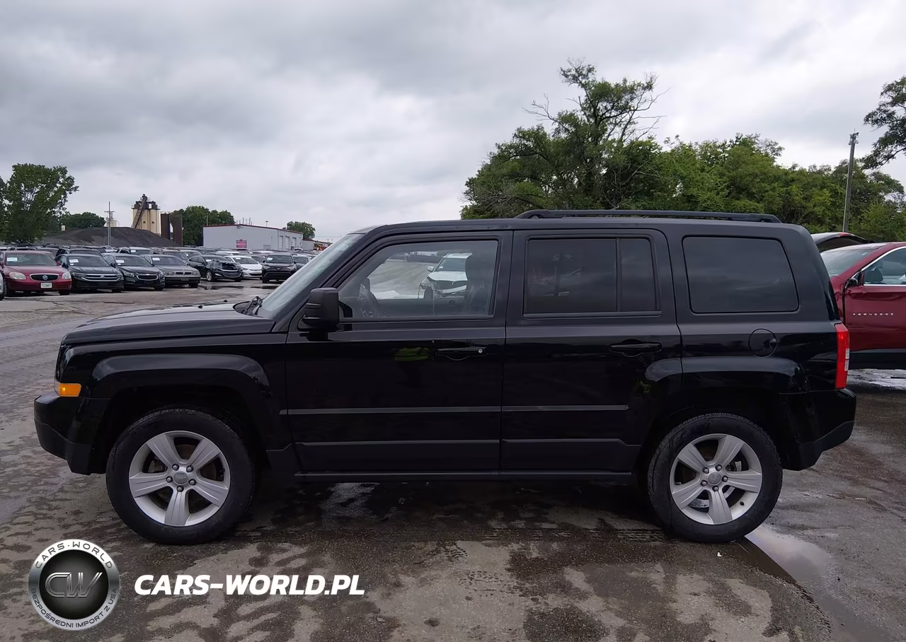 2014 Jeep Patriot Latitude VIN:1C4NJRFB8ED784430 - 14