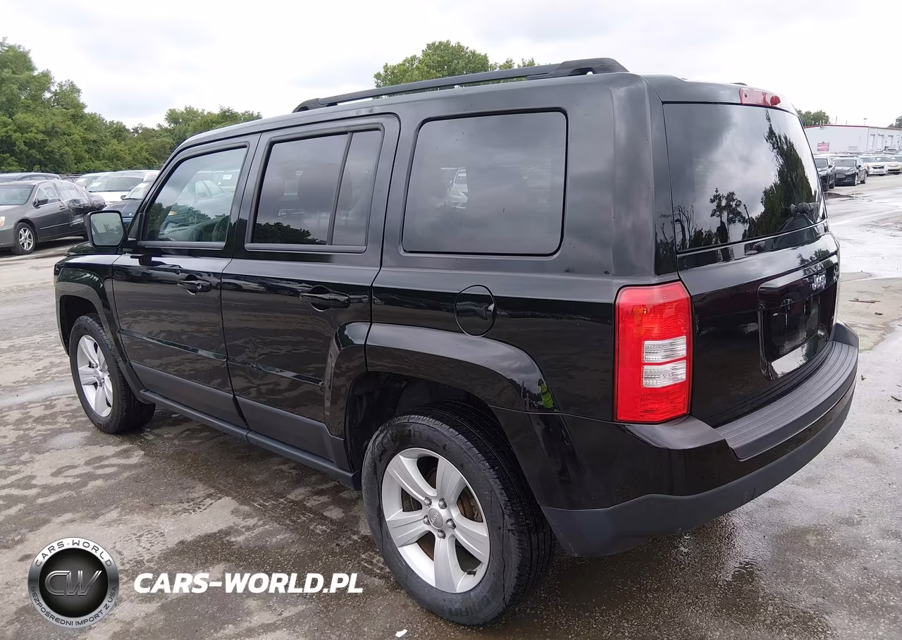 2014 Jeep Patriot Latitude VIN:1C4NJRFB8ED784430 - 3