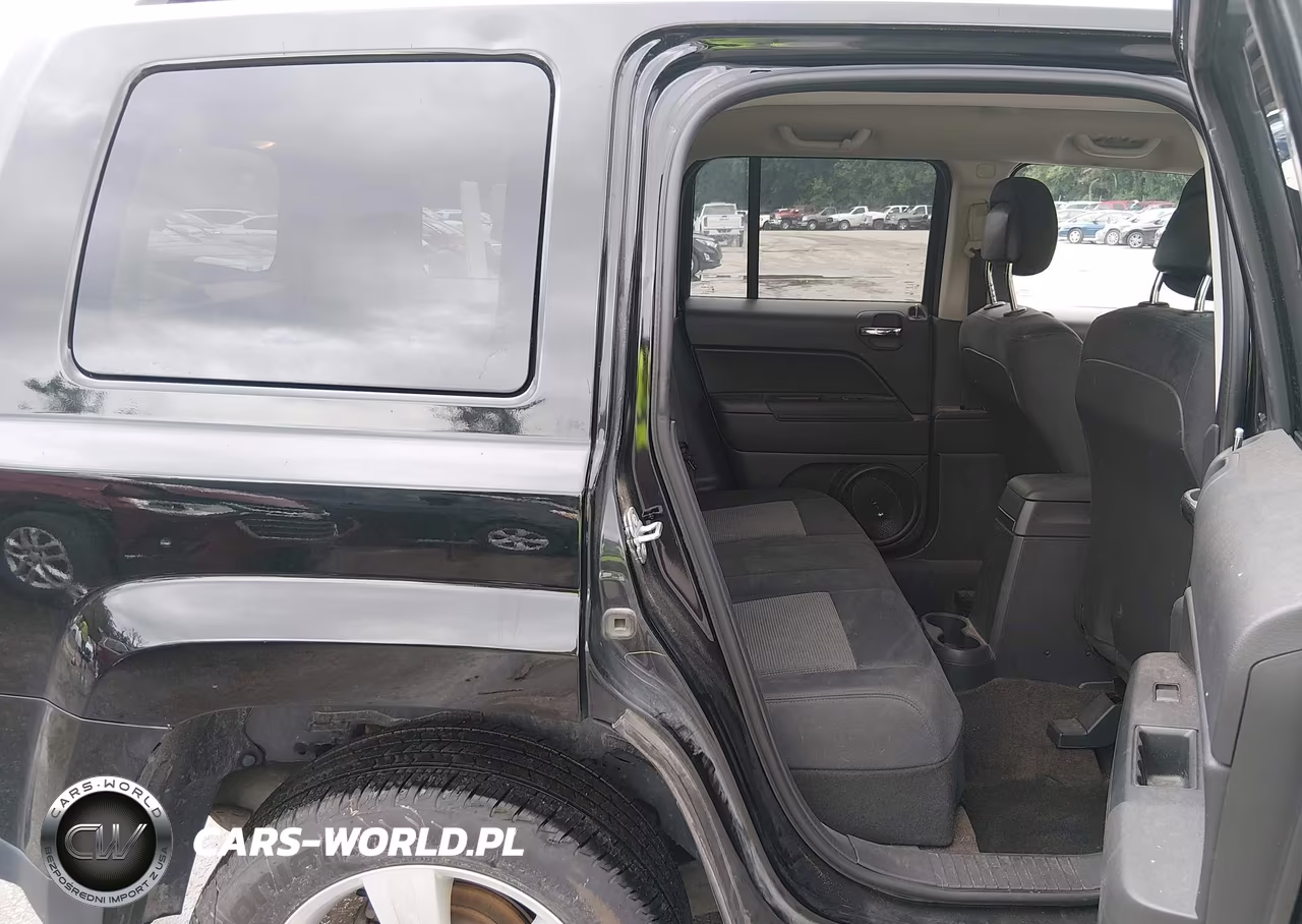 2014 Jeep Patriot Latitude VIN:1C4NJRFB8ED784430 - 8