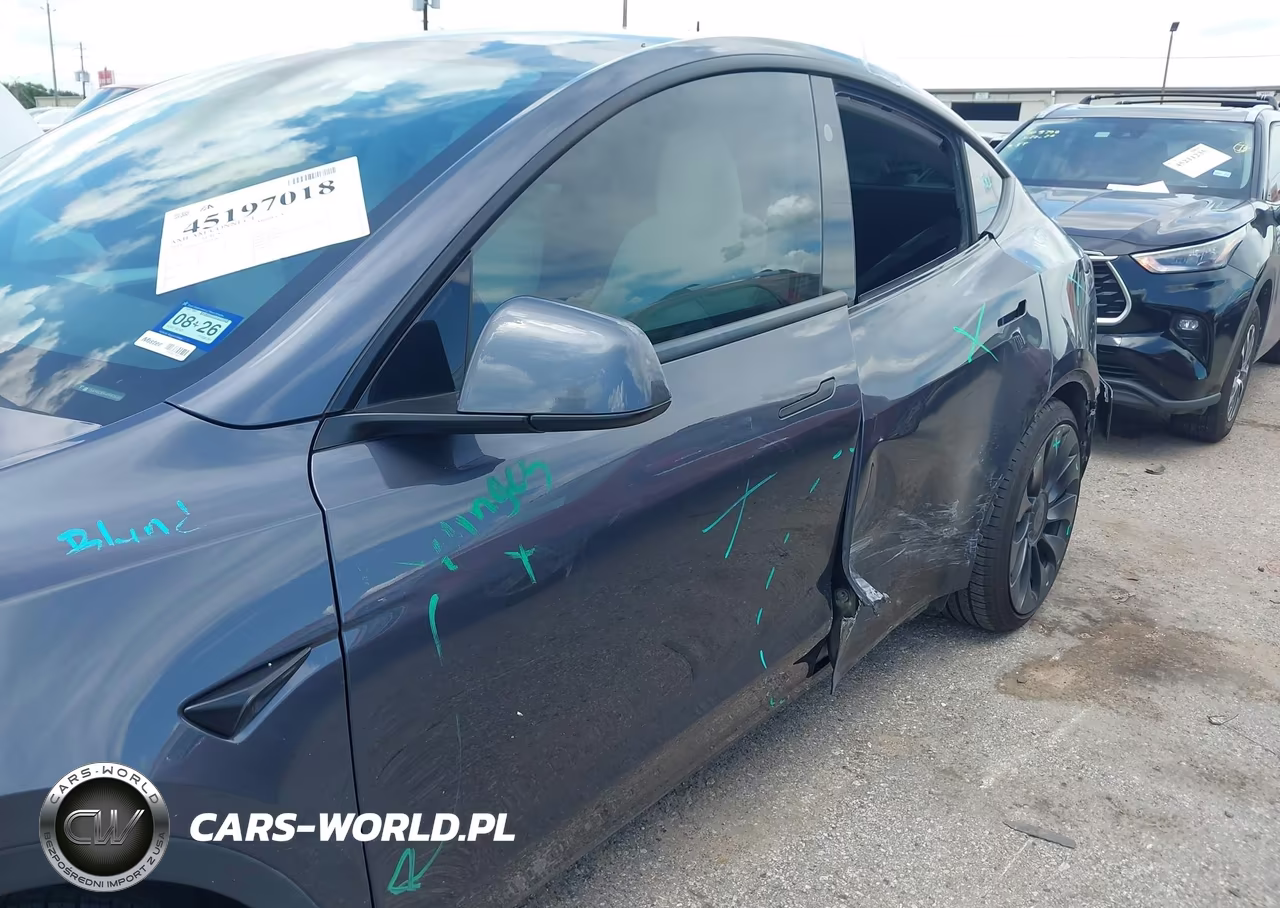 2023 Tesla Model Y Performance Dual Motor All-Wheel Drive VIN:7SAYGDEF4PF838761 - 21