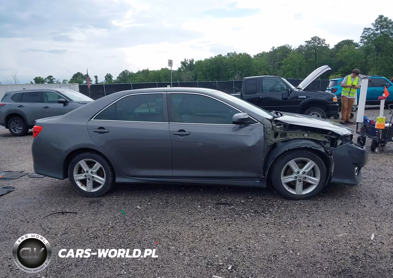 2014 Toyota Camry Se VIN:4T1BF1FK0EU832617 - 13