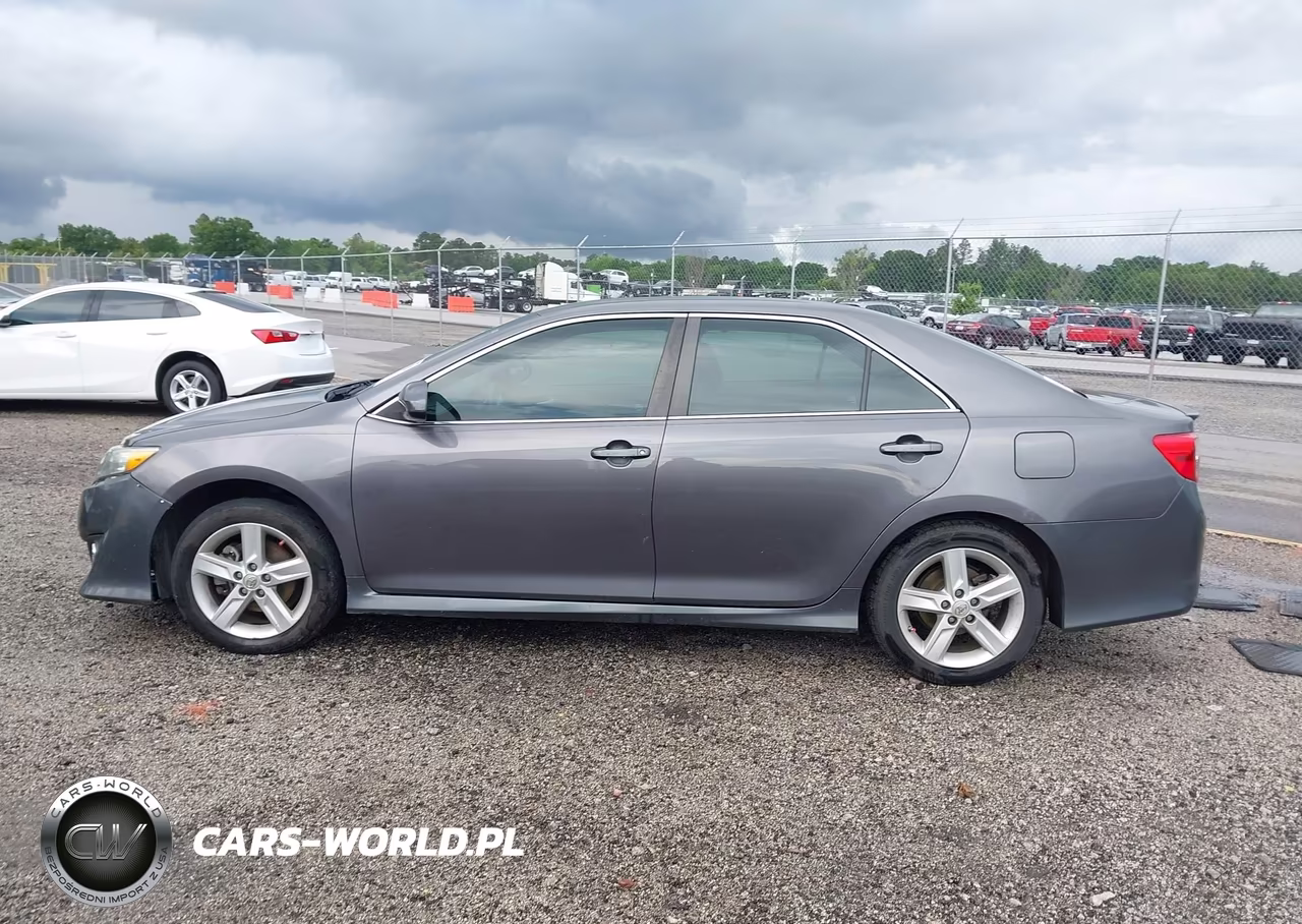 2014 Toyota Camry Se VIN:4T1BF1FK0EU832617 - 14