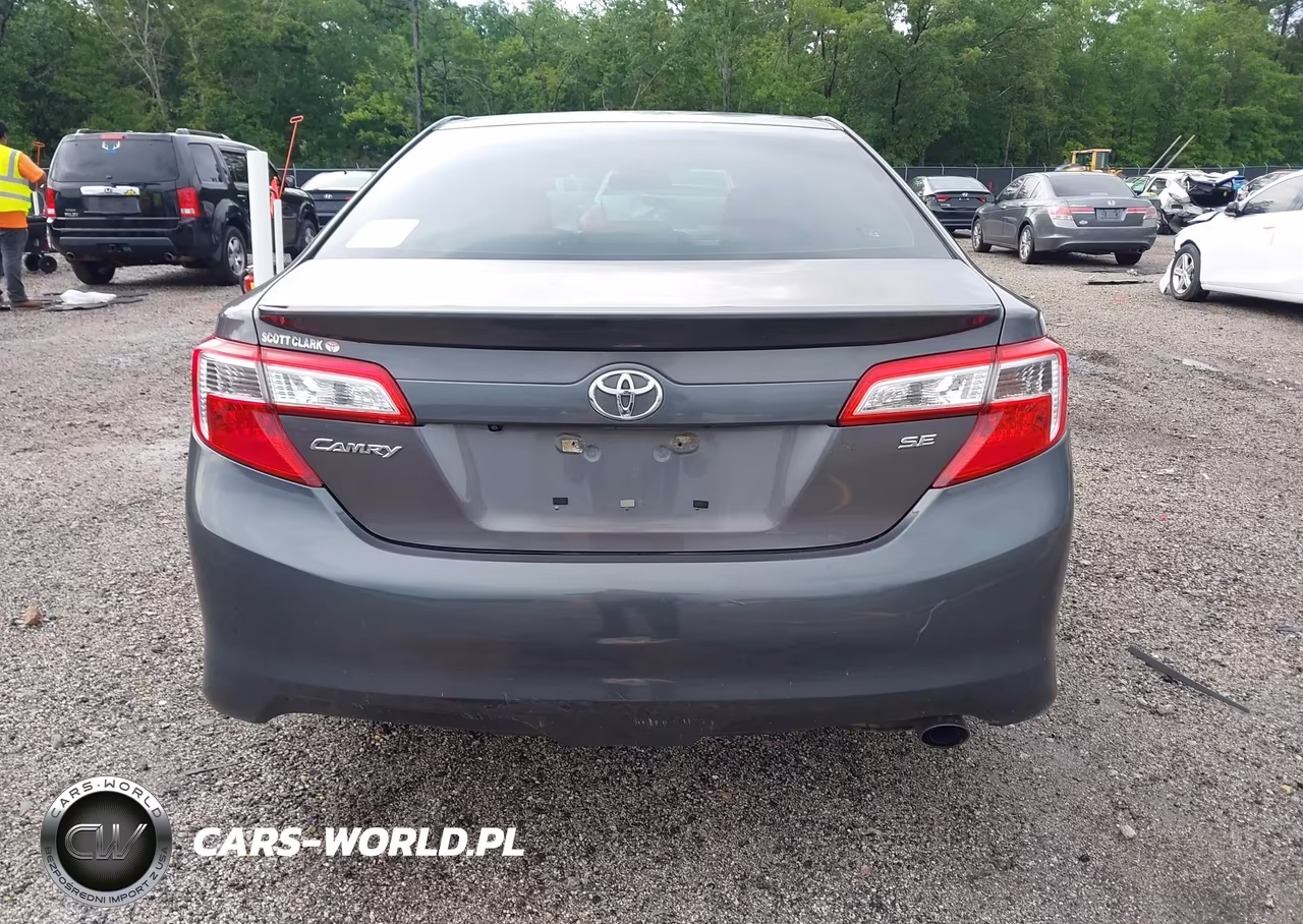 2014 Toyota Camry Se VIN:4T1BF1FK0EU832617 - 16