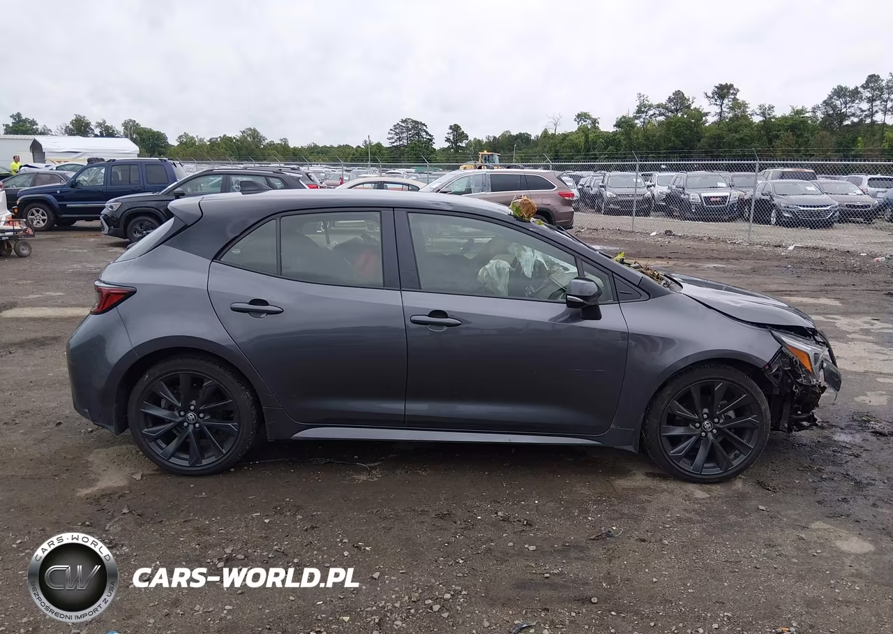 2025 Toyota Corolla Xse VIN:JTNC4MBE3S3236009 - 13