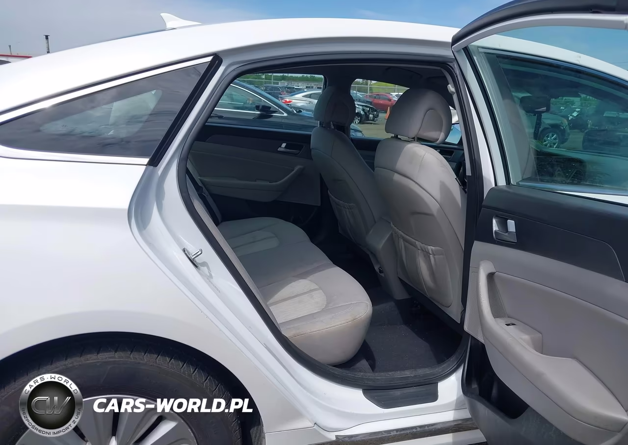 2016 Hyundai Sonata Hybrid VIN:KMHE24L11GA028773 - 8