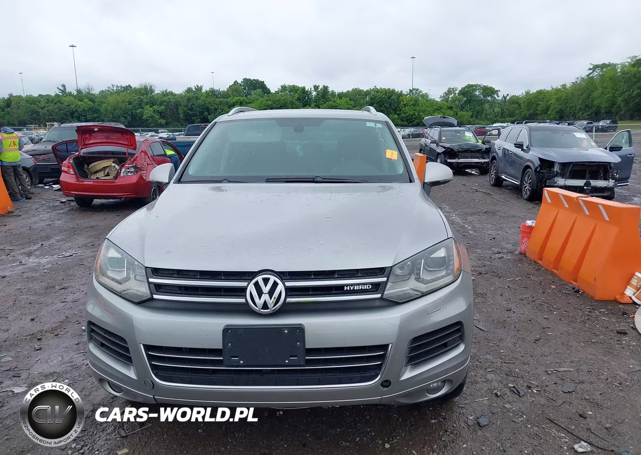 2012 Volkswagen Touareg Hybrid VIN:WVGEG9BP6CD009360 - 12