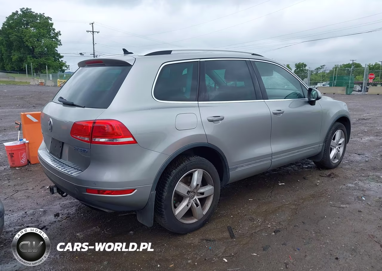2012 Volkswagen Touareg Hybrid VIN:WVGEG9BP6CD009360 - 4