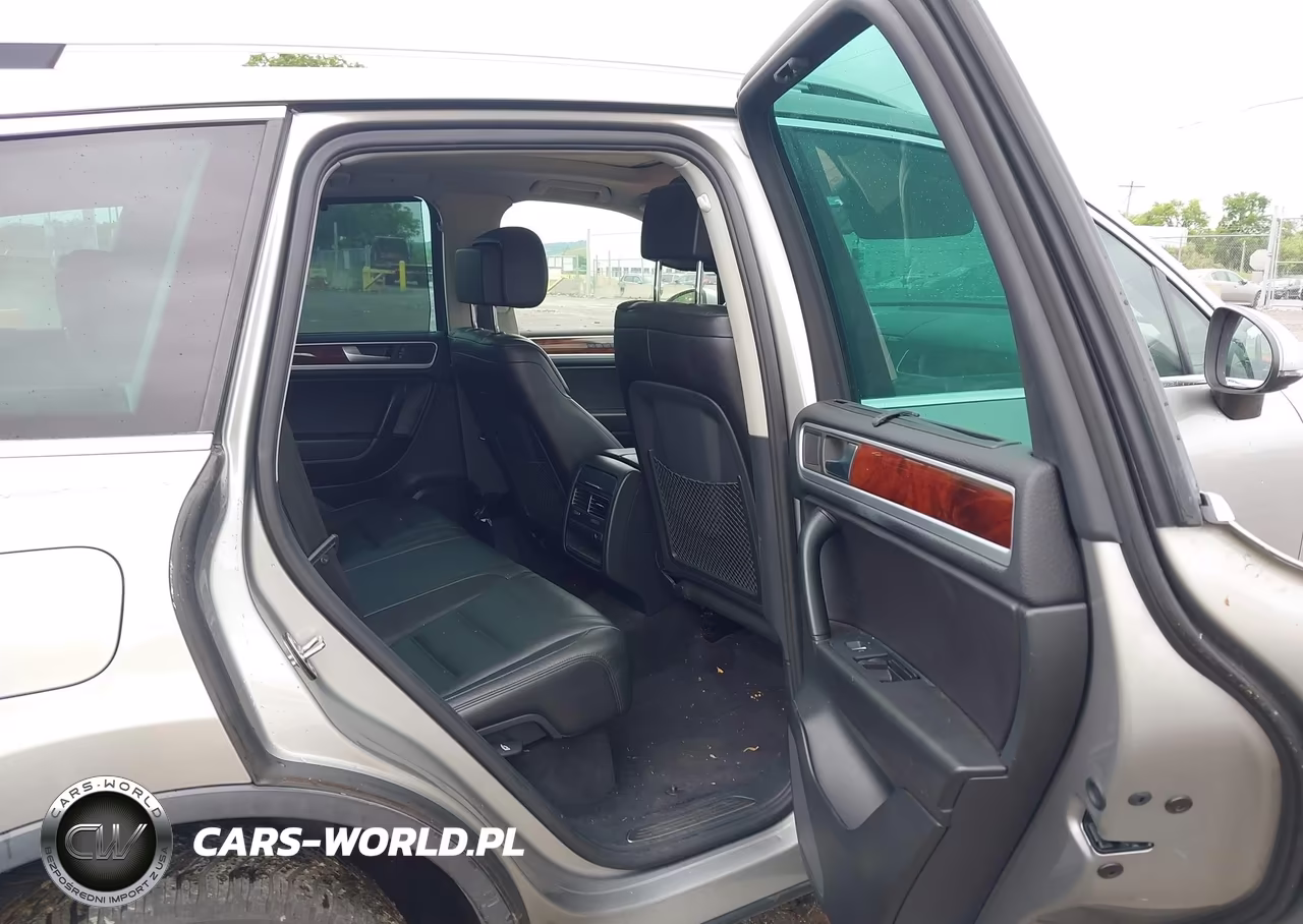 2012 Volkswagen Touareg Hybrid VIN:WVGEG9BP6CD009360 - 8