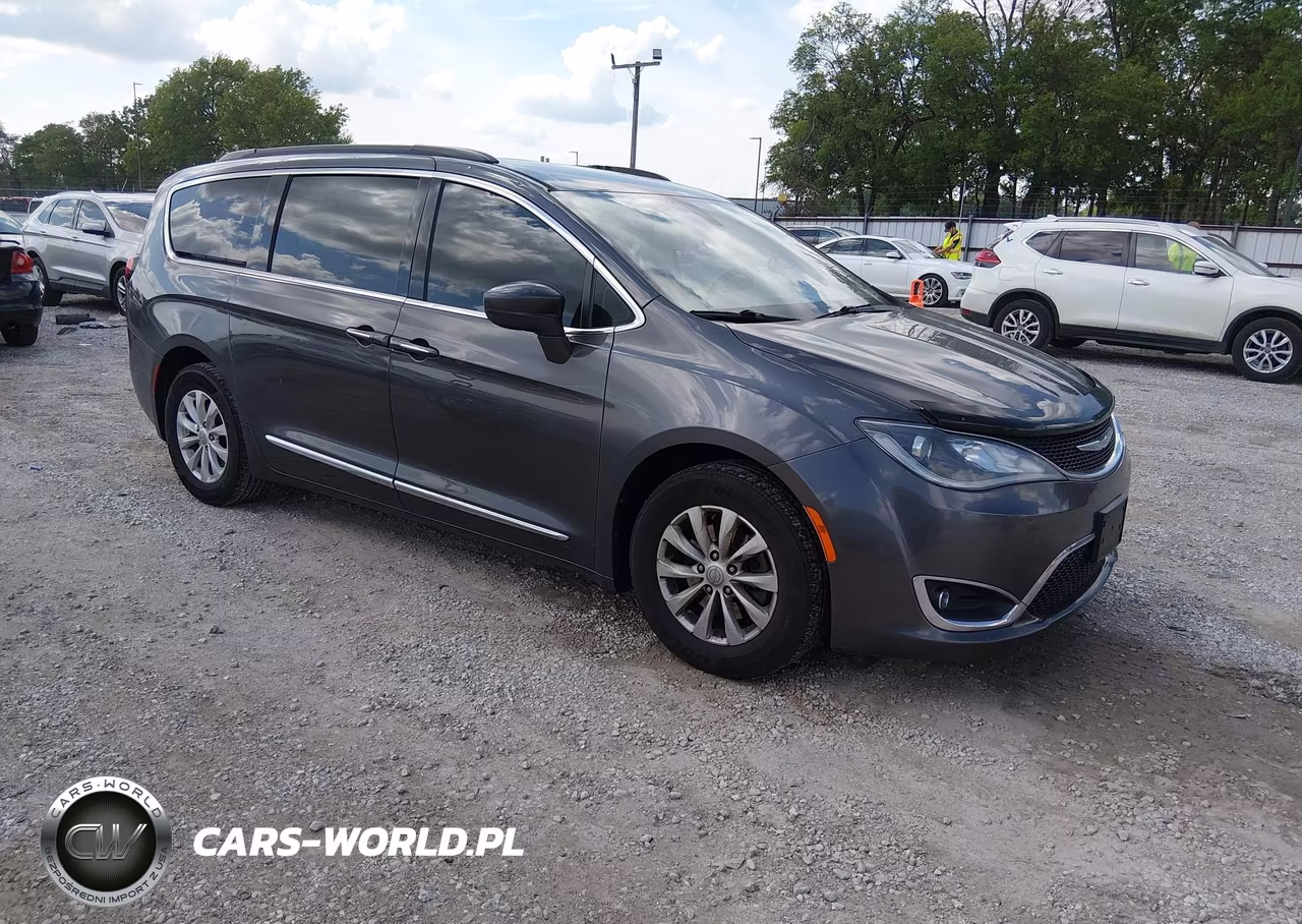 2017 Chrysler Pacifica Touring-L – zdjęcie 1 z 16